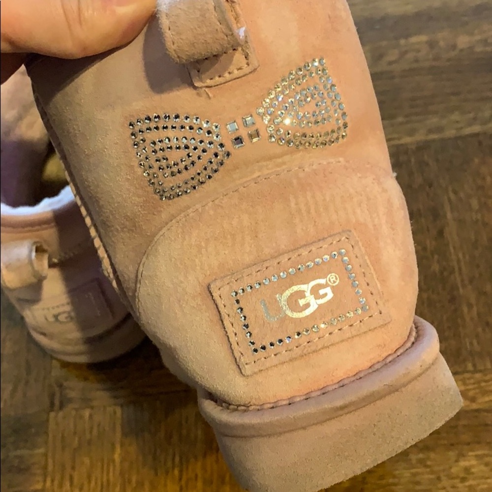 UGG light pink lamb skin, wool lining. Size 7